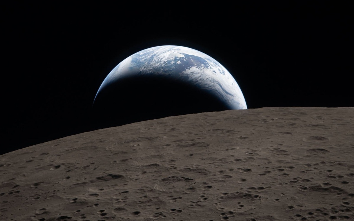 Lời chào của chị Hằng