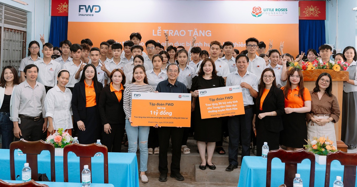Tập đoàn FWD hỗ trợ máy vi tính cho học sinh Khánh Hòa sau bão lũ