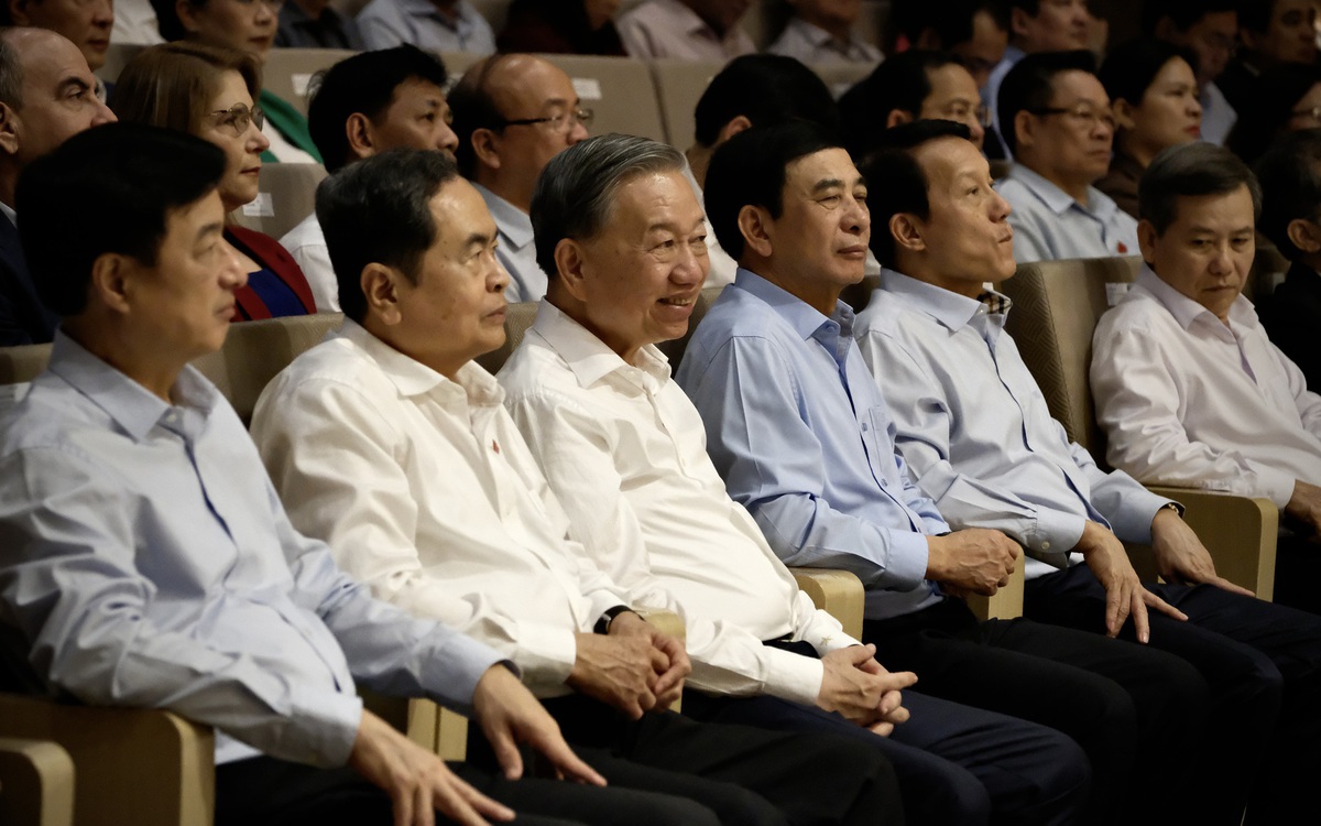 Tổng Bí thư, Chủ tịch nước Tô Lâm dự chương trình văn nghệ 'Tổ quốc trong tim'