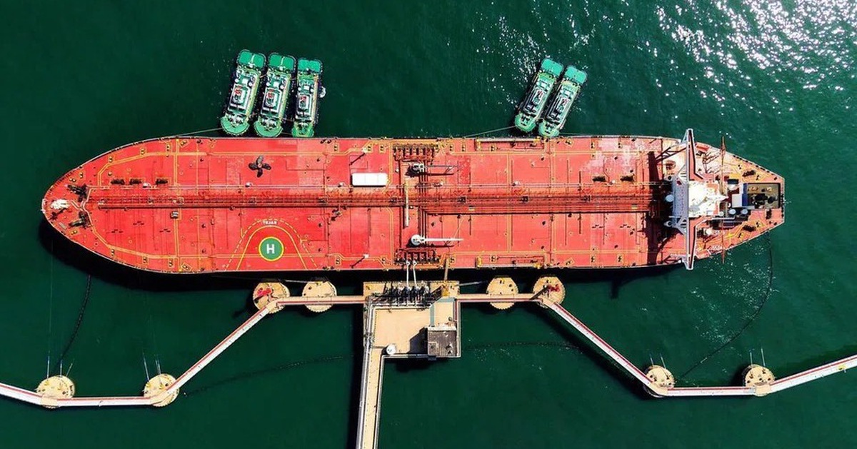 Tàu dầu Trung Quốc lần đầu tiến về eo biển Hormuz sau lệnh ngừng bắn Mỹ - Iran