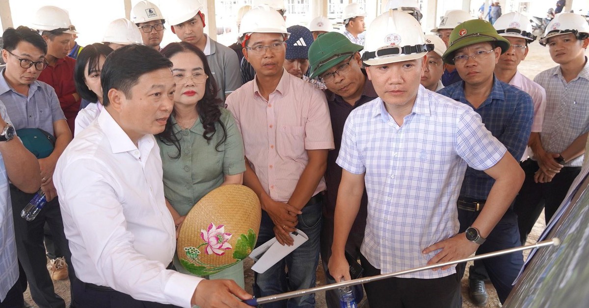 Gần nghìn công nhân hối hả thi công, gấp rút đưa 4 trường nội trú vào hoạt động cuối tháng 7
