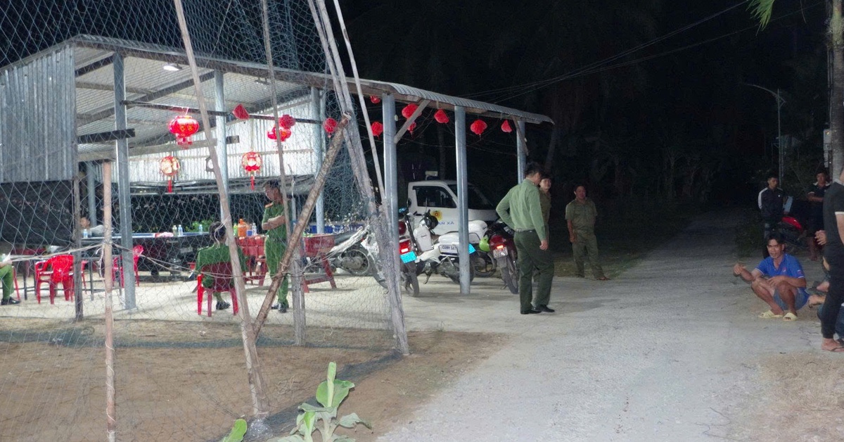 Xem đánh bóng chuyền, nam thanh niên bất ngờ bị đâm chết