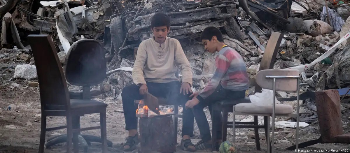 Kinh tế Iran điêu đứng, lương căn bản mỗi ngày mua được 2 vỉ trứng gà