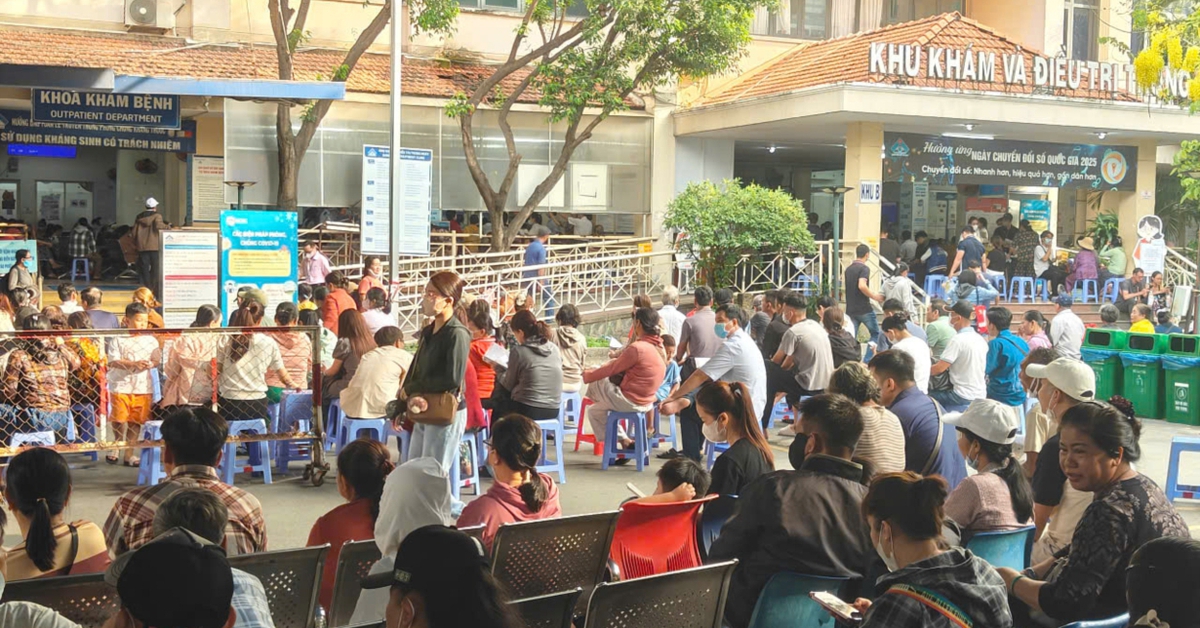 Bàn giao 2 cơ sở mới cho Bệnh viện Mắt TP.HCM, sắp hết cảnh quá tải