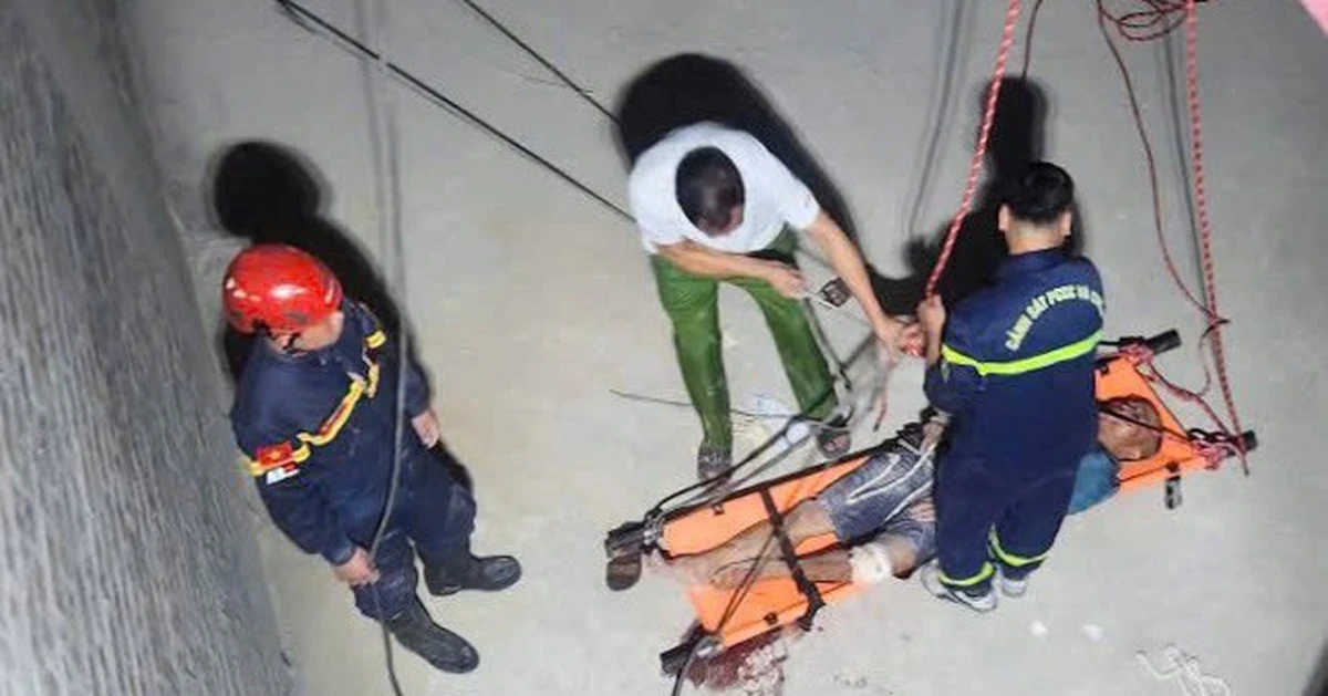 Cứu nạn du khách ngã xuống hầm sâu 4m