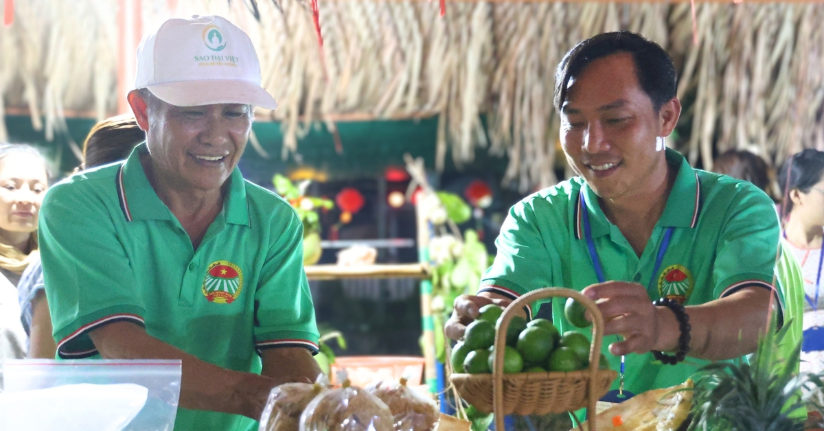 Làm du lịch đúng cách, ngôi làng ở Quảng Ngãi đón cả ngàn du khách ghé chơi dịp lễ