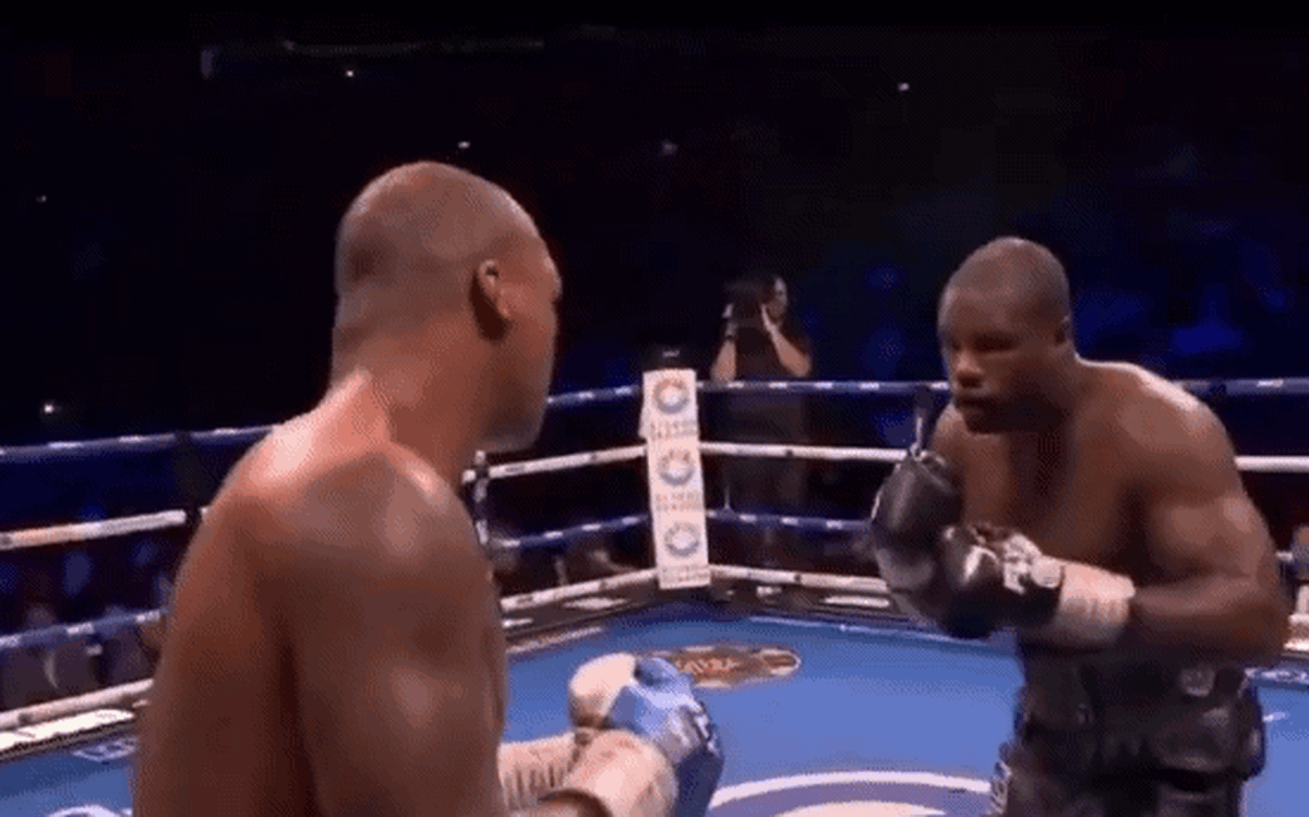 Võ sĩ Dubois giành đai hạng nặng thế giới WBO, sau 'trận đấu ngoạn mục nhất năm'