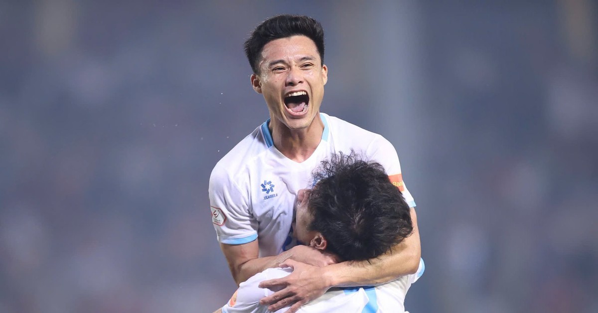 Công An Hà Nội - Nam Định (hiệp 2) 2-2: Việt Anh gỡ hòa