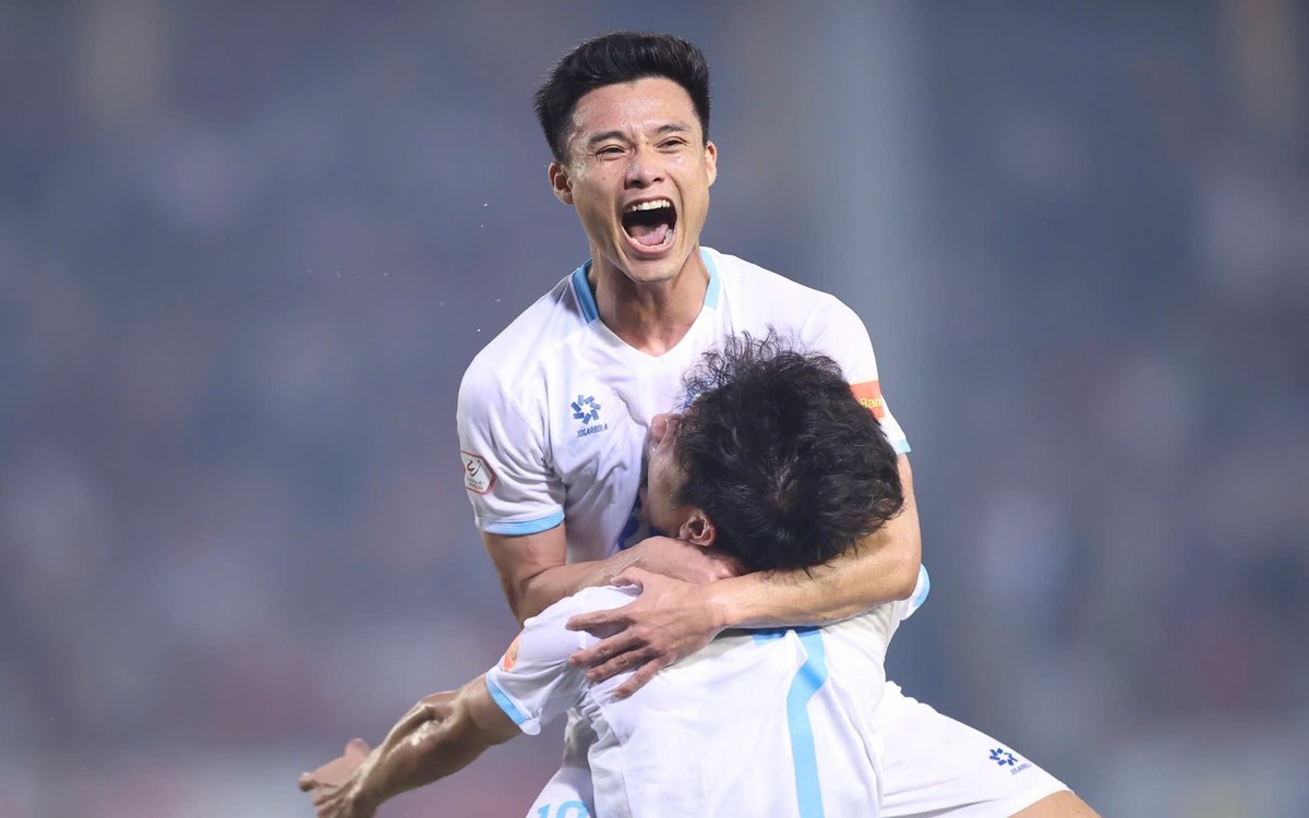 Công An Hà Nội - Nam Định (hiệp 2) 2-2: Việt Anh gỡ hòa