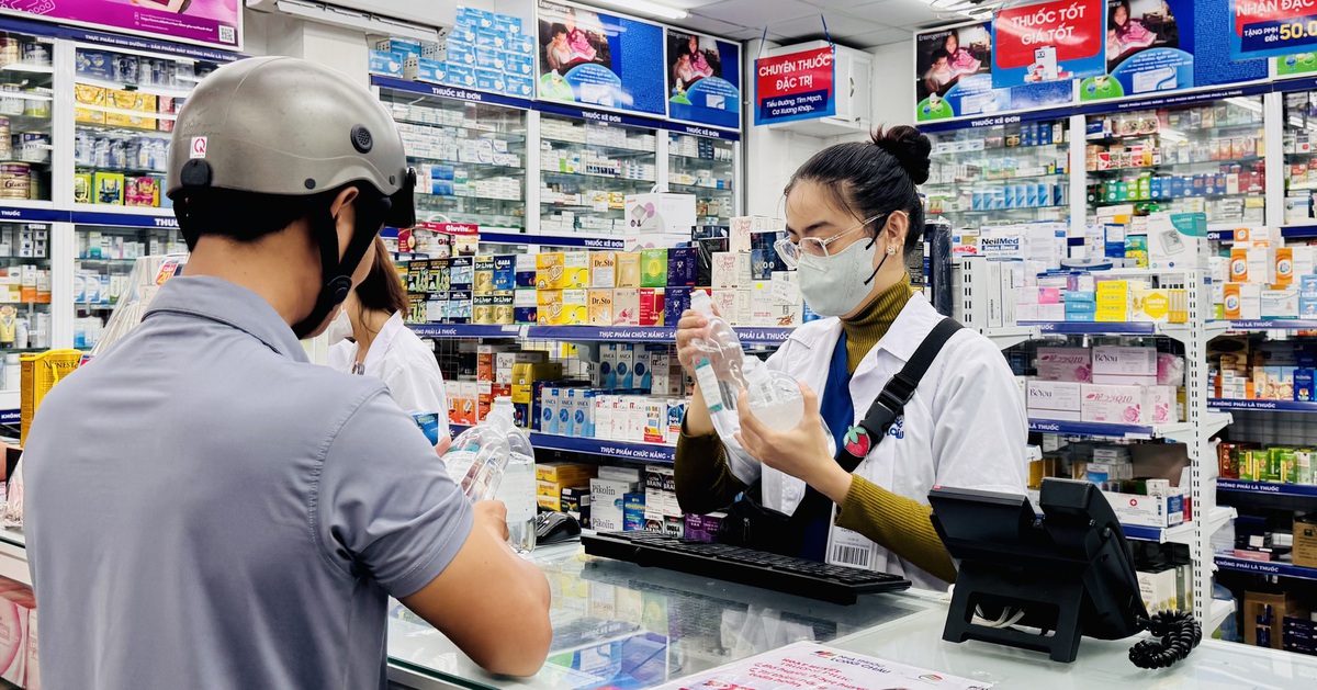 AI lấn sâu, 'chạm' từng hộp sữa, viên thuốc