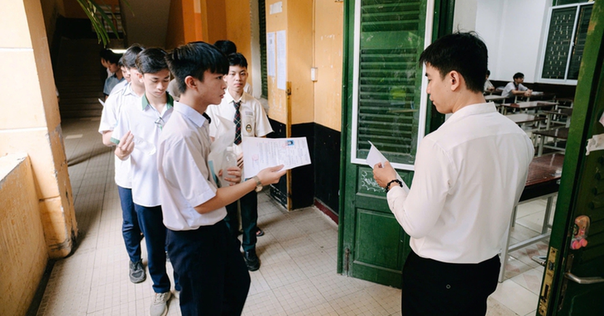 Căng thẳng thi lớp 10, gỡ từ đâu?