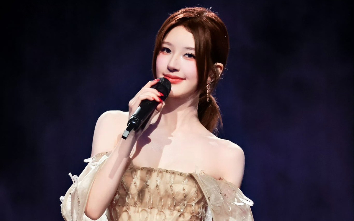 Triệu Lộ Tư diện đầm của Phan Huy trong concert cá nhân đầu tiên
