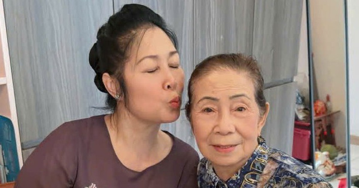 Hồng Đào, Hồng Vân cùng loạt nghệ sĩ chia sẻ cảm xúc nhân Ngày của mẹ