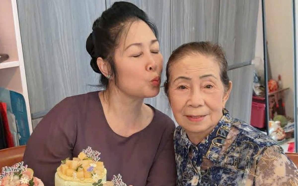 Hồng Đào, Hồng Vân cùng loạt nghệ sĩ chia sẻ cảm xúc nhân Ngày của mẹ