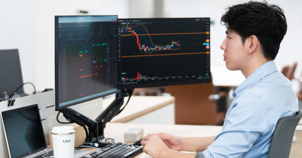 Chứng khoán tuần mới: Dòng tiền chờ bứt phá, VN-Index có vượt 2.000 điểm?