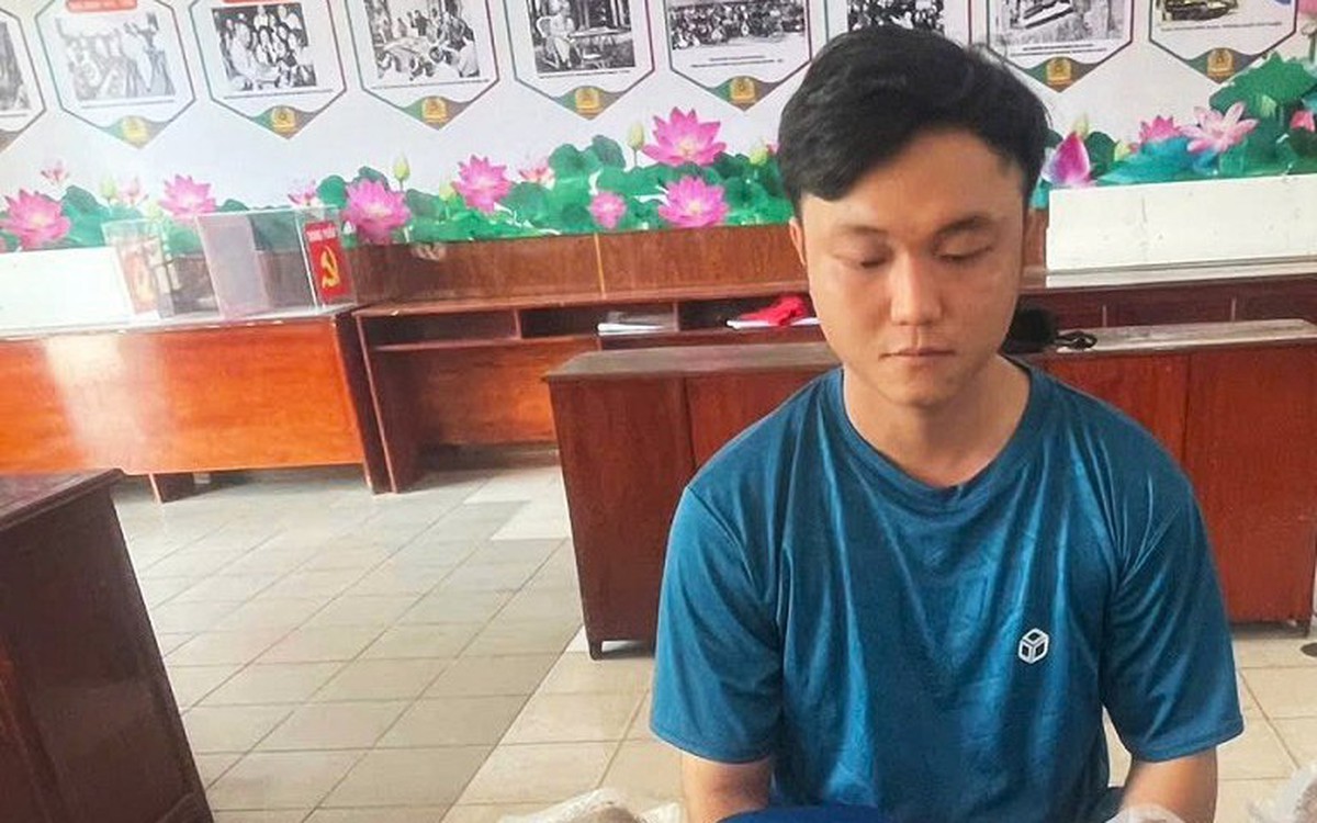 Bắt 'Cô bé xe ôm' bán ma túy cỏ qua mạng