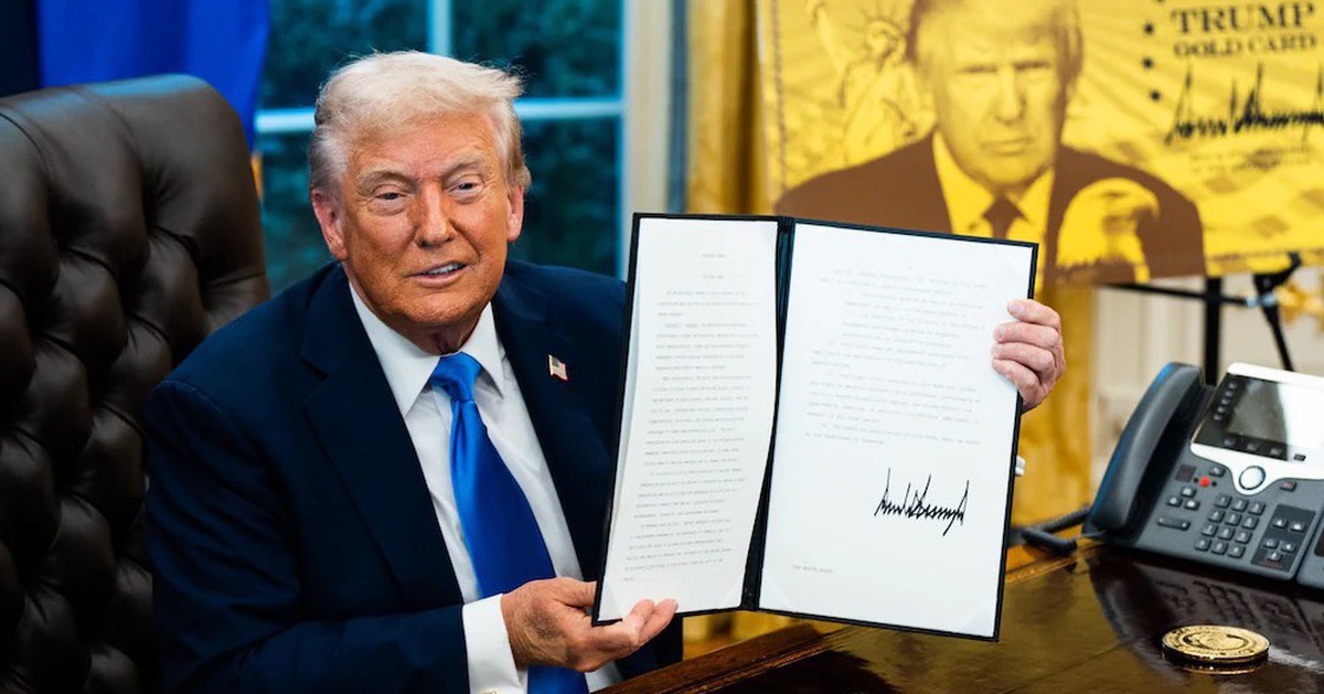 Nhiều luật sư cho giới siêu giàu 'quay lưng' với tấm thẻ vàng của ông Trump