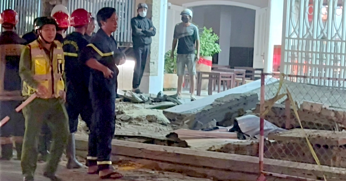 Công nhân làm cống thoát nước bị tường nhà đổ sập gây tử vong ở Đà Nẵng
