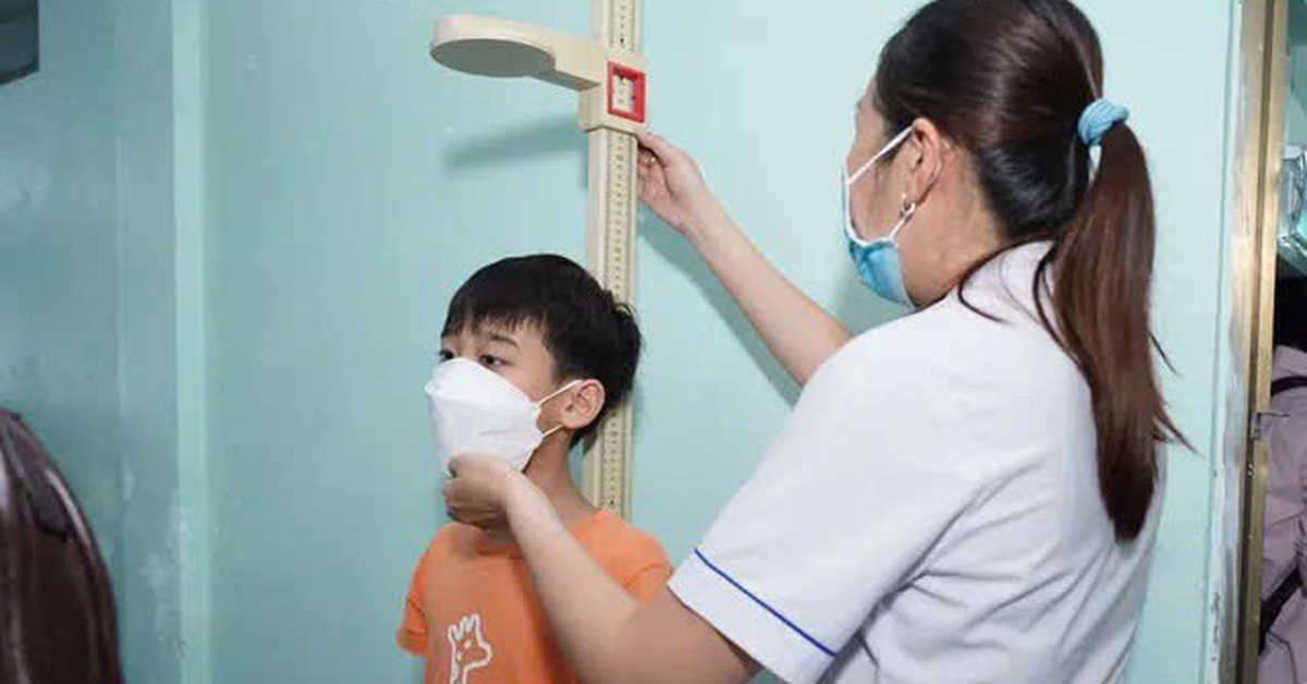 Chiều cao người Việt vẫn thuộc nhóm thấp nhất thế giới, làm sao để cải thiện?