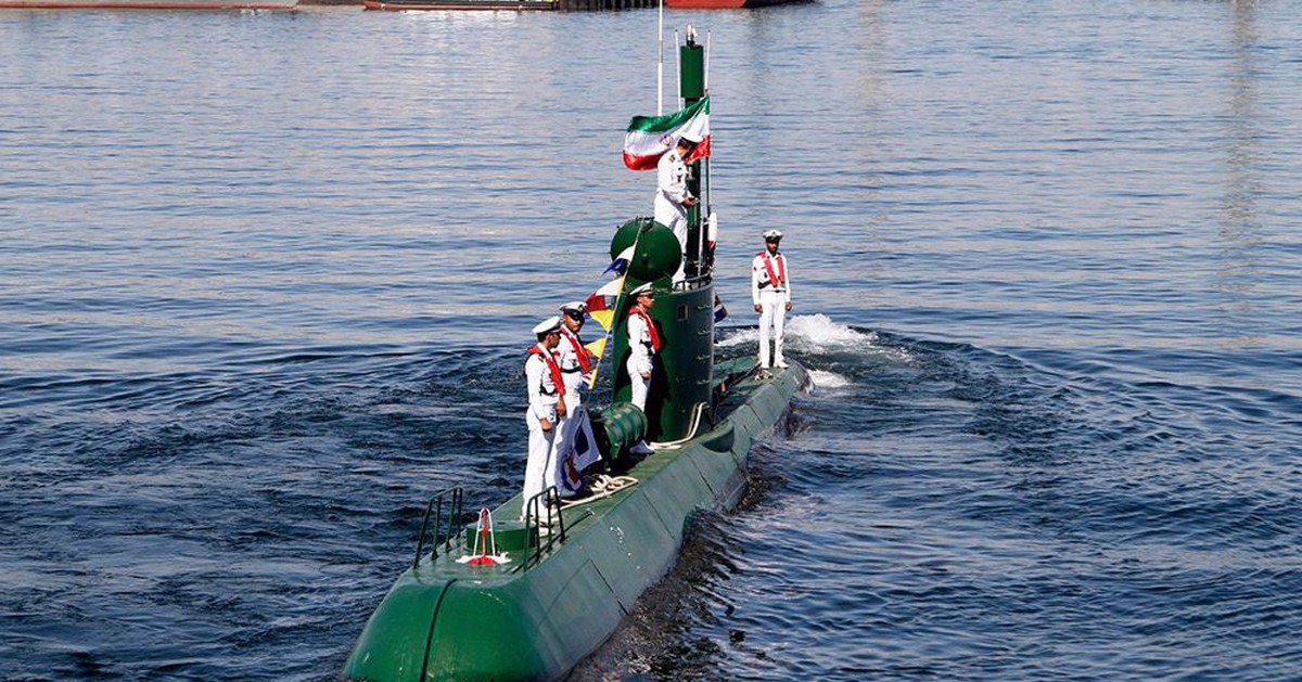 Iran triển khai tàu ngầm mini, lập 'lá chắn vô hình' bảo vệ eo biển Hormuz
