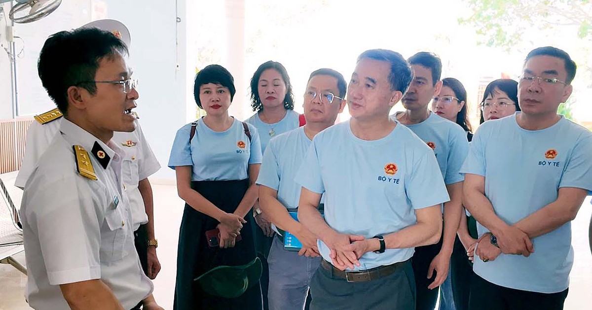 Thứ trưởng Bộ Y tế: Sẽ tham mưu hoàn thiện chế độ đãi ngộ đặc thù cho y bác sĩ biển đảo