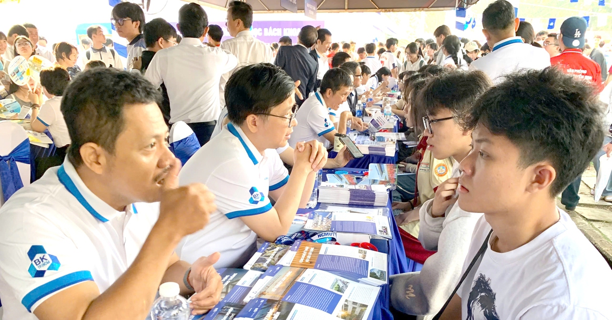 Bộ GD-ĐT tiếp tục siết quy đổi điểm xét tuyển đại học từ 2026