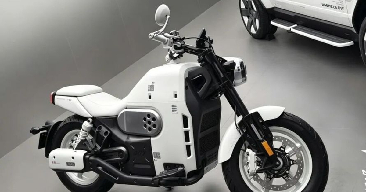 Xe máy điện nhưng sạc bằng xăng, chạy 500km mới cần 'tiếp điện', ADAS như ô tô