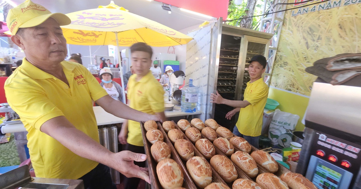 Lễ hội bánh mì đón lượng khách kỷ lục, sẽ đưa lễ hội đi Mỹ, Singapore