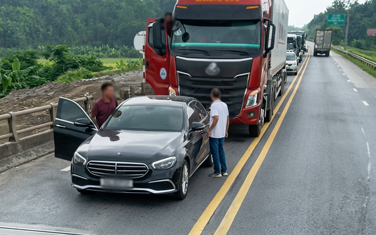 Ô tô Mercedes chặn cả dòng xe trên cao tốc 2 làn: Tài xế khai dừng lại để 'phân bua' với xe phía sau