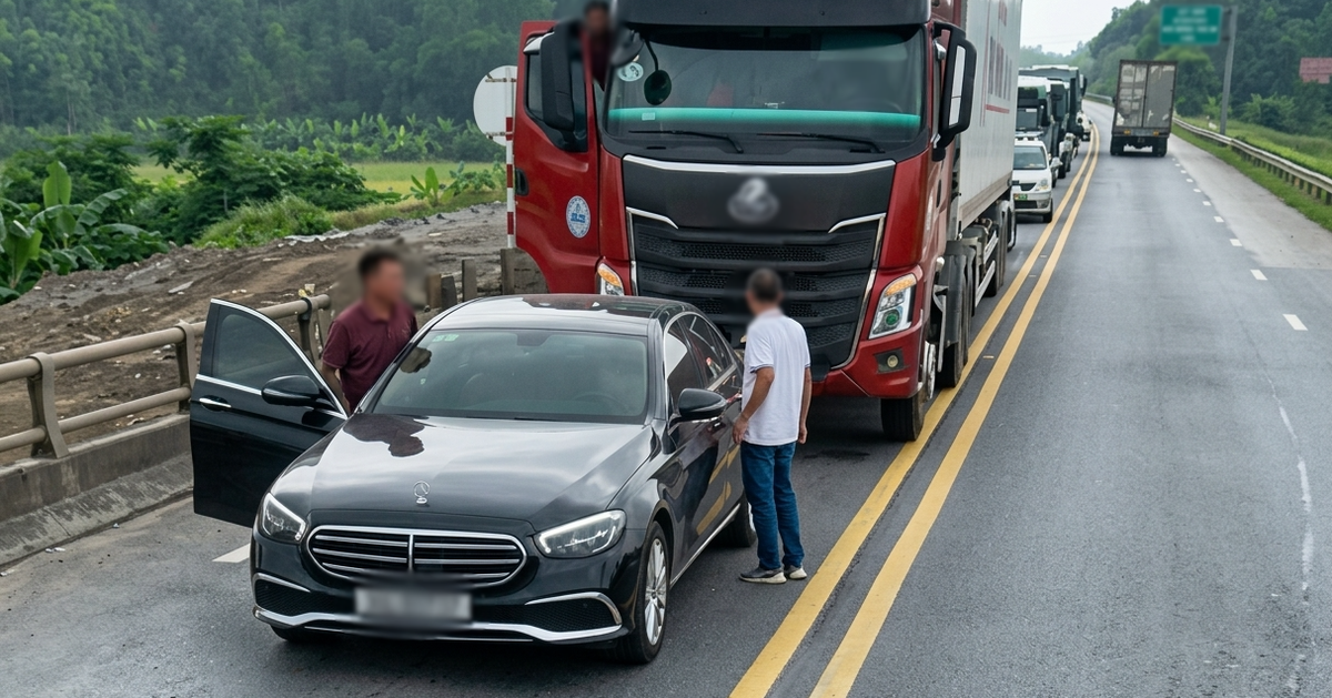 Xác minh clip xe Mercedes dừng đỗ, chặn cả dòng xe trên cao tốc 2 làn