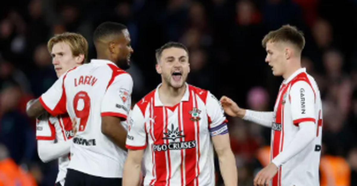 Southampton có thể bị loại tại trận chung kết thăng hạng vì quay lén đối thủ