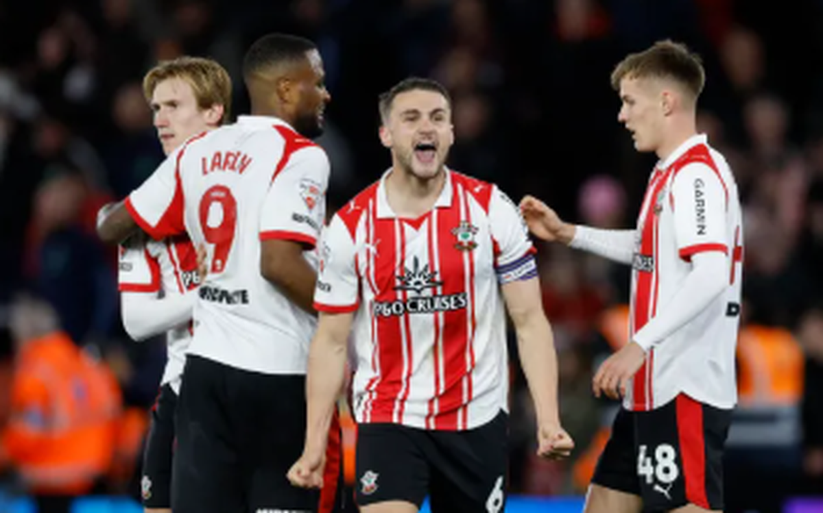 Southampton có thể bị loại tại trận chung kết thăng hạng vì quay lén đối thủ