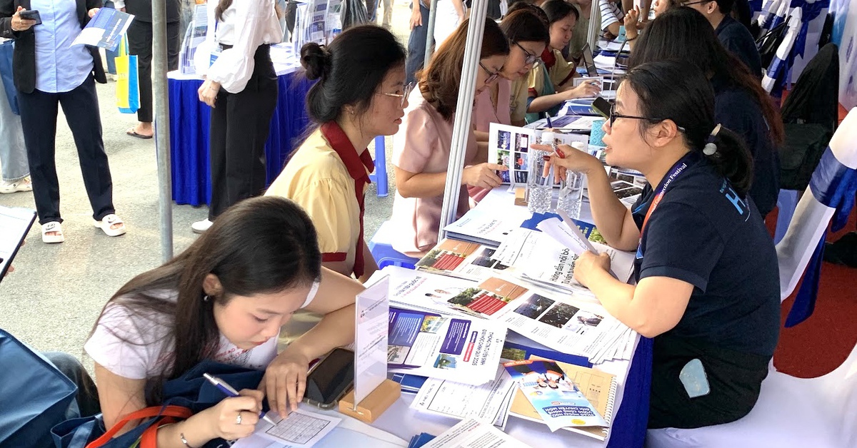Hai trường đầu tiên của Đại học Quốc gia TP.HCM nhận đăng ký xét tuyển