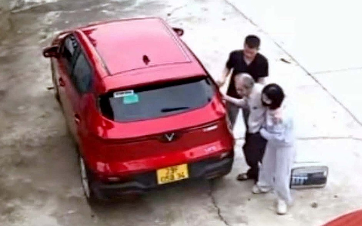 Người con bỏ cha lại chùa đáng thương hay đáng trách?