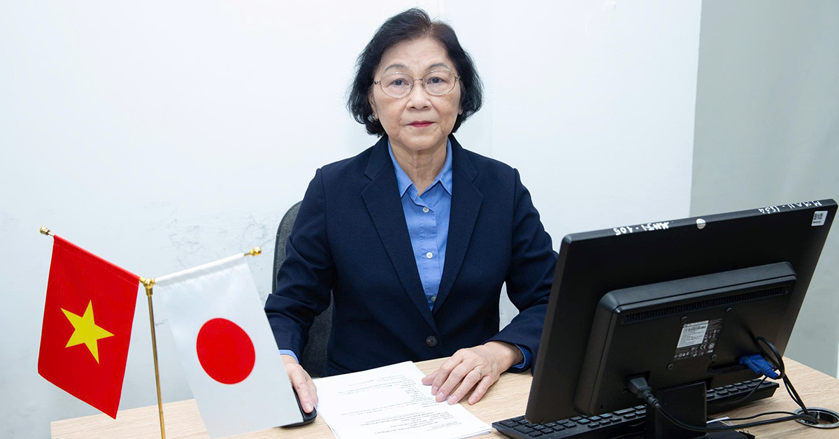 Trưởng Khoa Tiếng Nhật - Đại học Duy Tân nhận Huân chương Mặt trời mọc