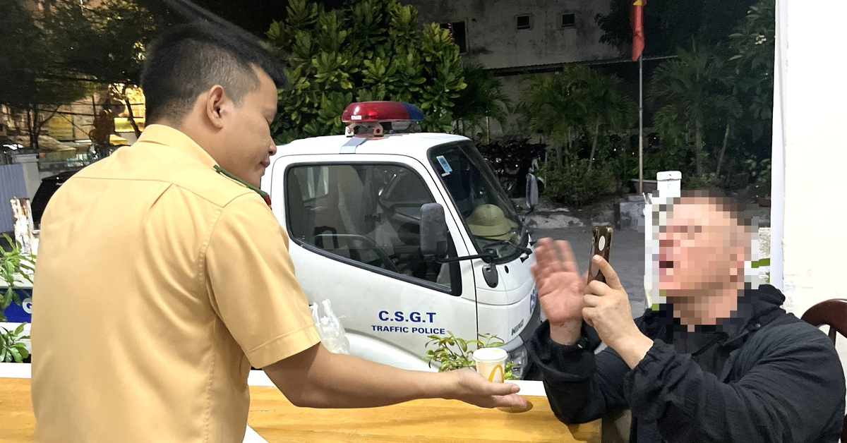 Nhiều người nước ngoài chạy xe máy ở Nha Trang không bằng lái, chống đối CSGT kiểm tra