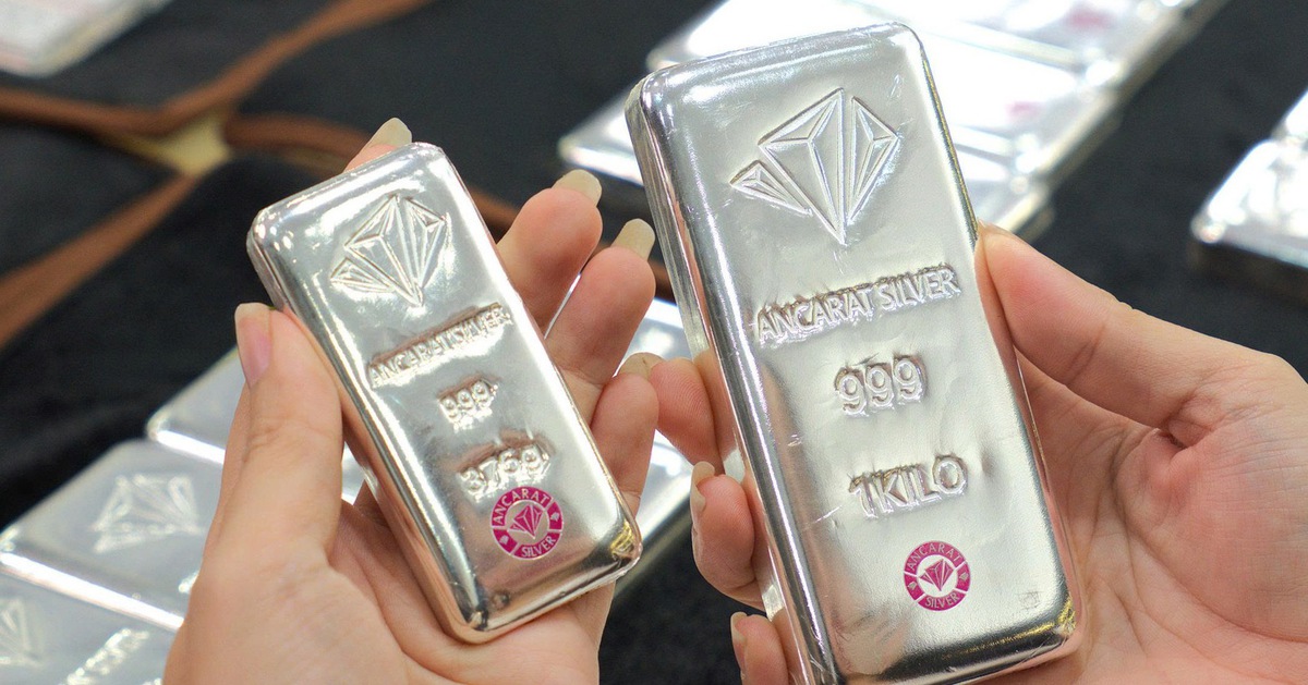 Nửa đêm giá bạc thế giới tăng, trong 5 ngày đã tăng 11%