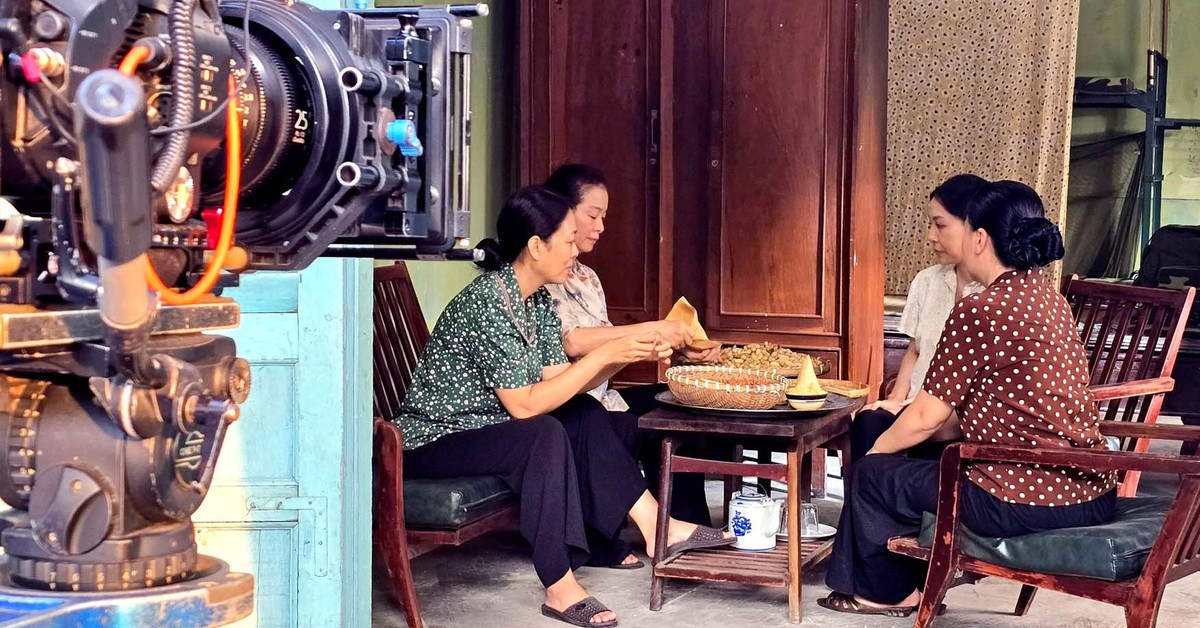 Phía bên kia bức tường tái hiện thời kỳ đổi mới, phát sóng vào tháng 7