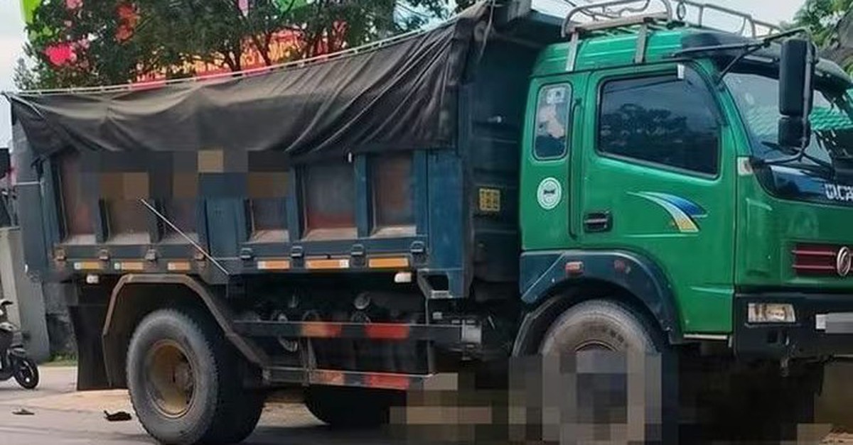 Hai mẹ con chết thương tâm sau va chạm với xe tải