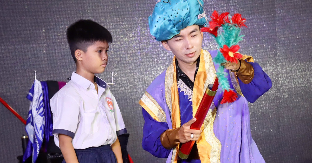 Một ngày làm tuổi thơ rực sáng: Sinh viên TP.HCM đưa kịch và ảo thuật đến trẻ em cơ nhỡ