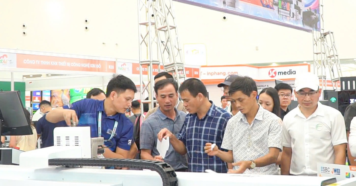 Từ giấy, bao bì đến quảng cáo: Kích hoạt những cú bắt tay tỉ USD