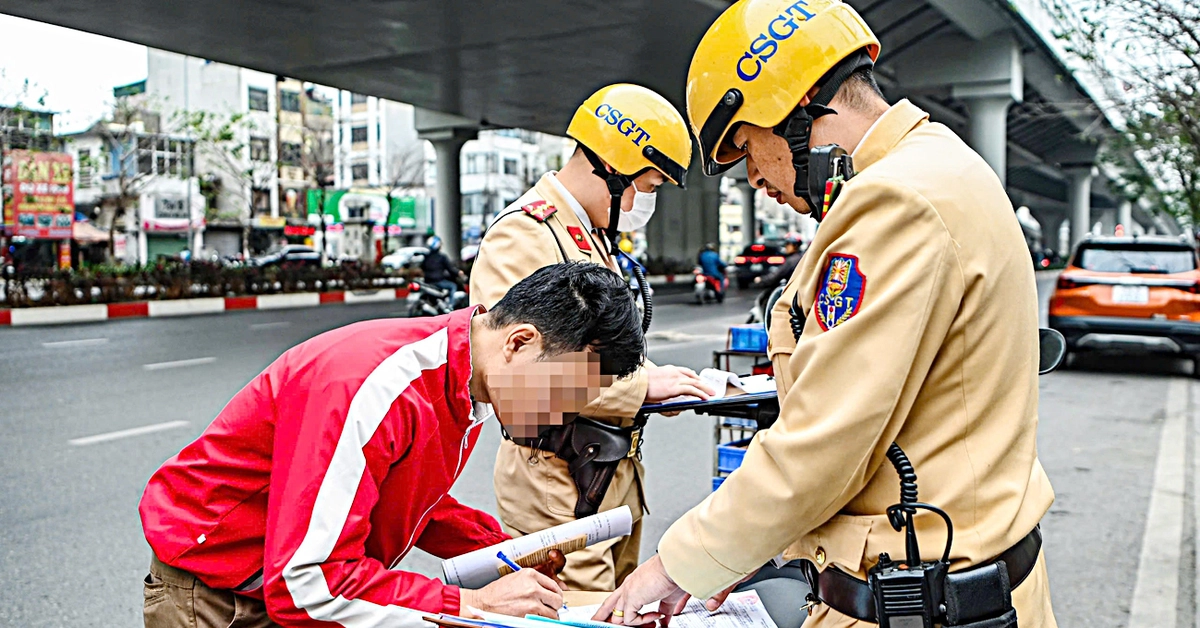 Tin tức sáng 15-5: Không đăng ký vận tải hành khách nhưng chở người thu tiền sẽ bị phạt tới 14 triệu