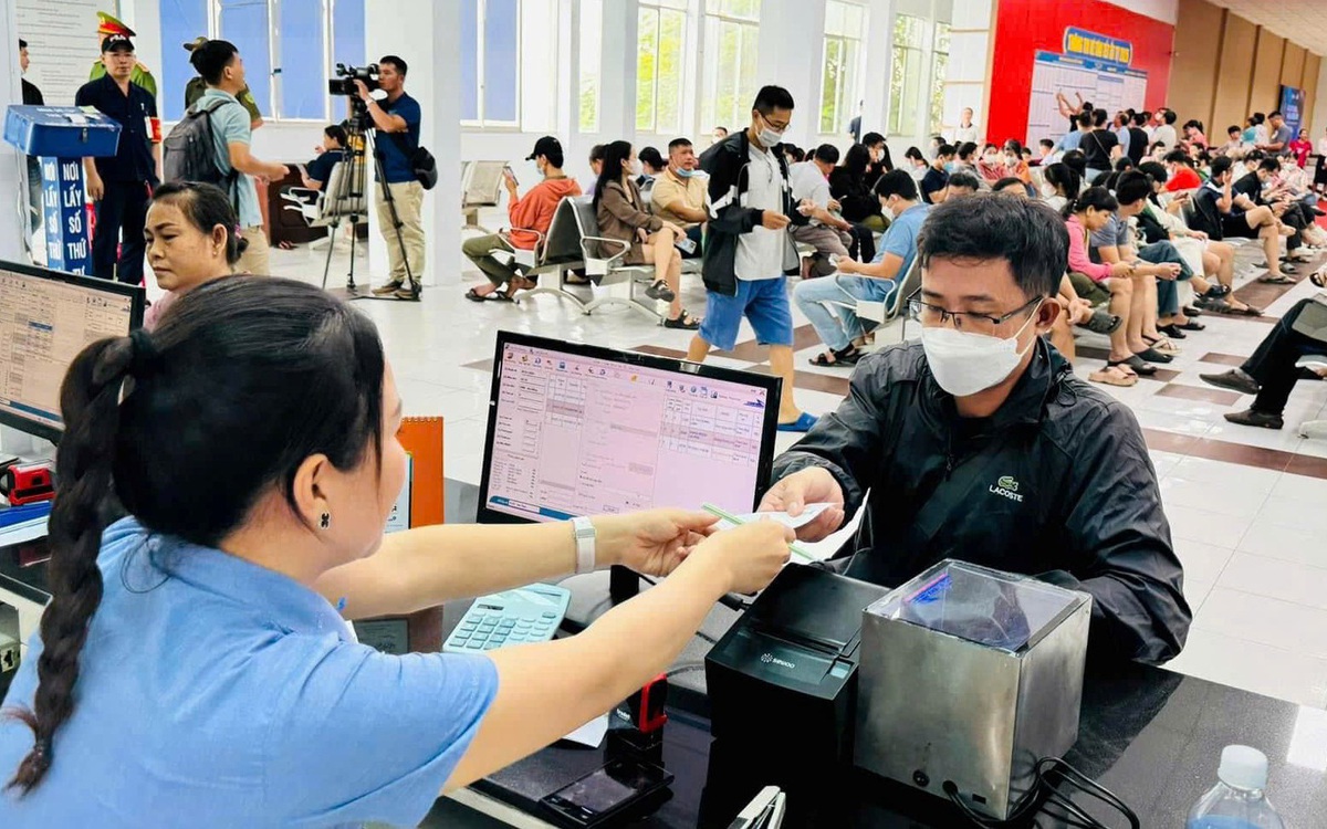 Từ ngày 15-5, hành khách có thể đổi vé tàu trực tuyến