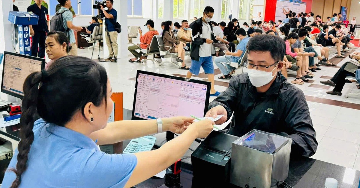 Từ ngày 15-5, hành khách có thể đổi vé tàu trực tuyến