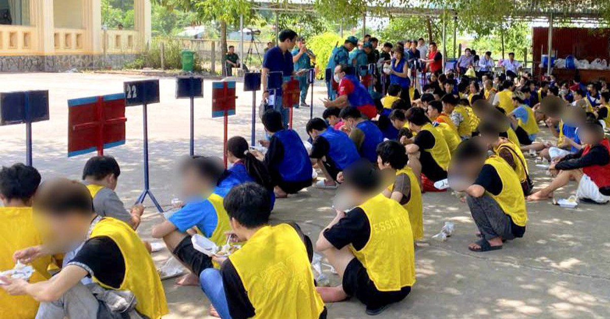 Công an TP.HCM tiếp nhận 18 công dân bị Campuchia trục xuất