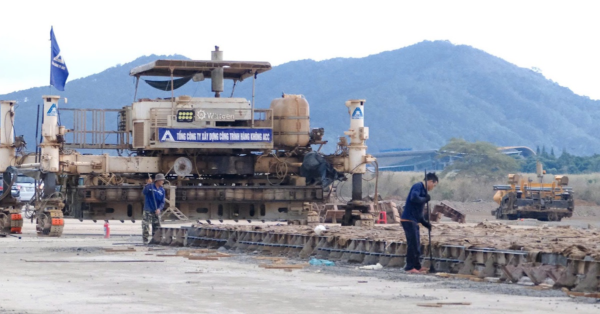 Nâng cấp sân bay Liên Khương Đà Lạt: Lo chậm tiến độ vì khan hiếm cát vàng