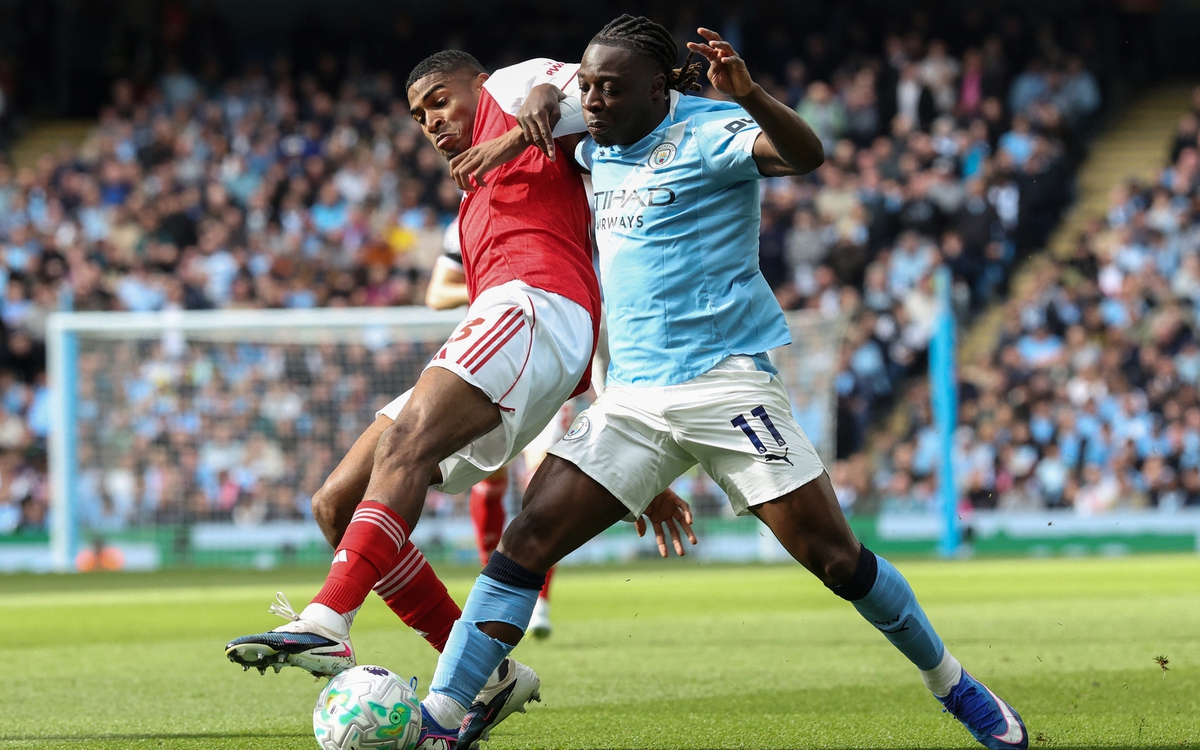 Premier League gay cấn đến phút cuối