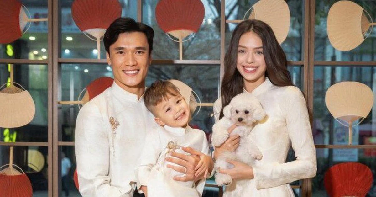 Con trai thủ môn Bùi Tiến Dũng trở thành 'cái đuôi nhỏ' đáng yêu