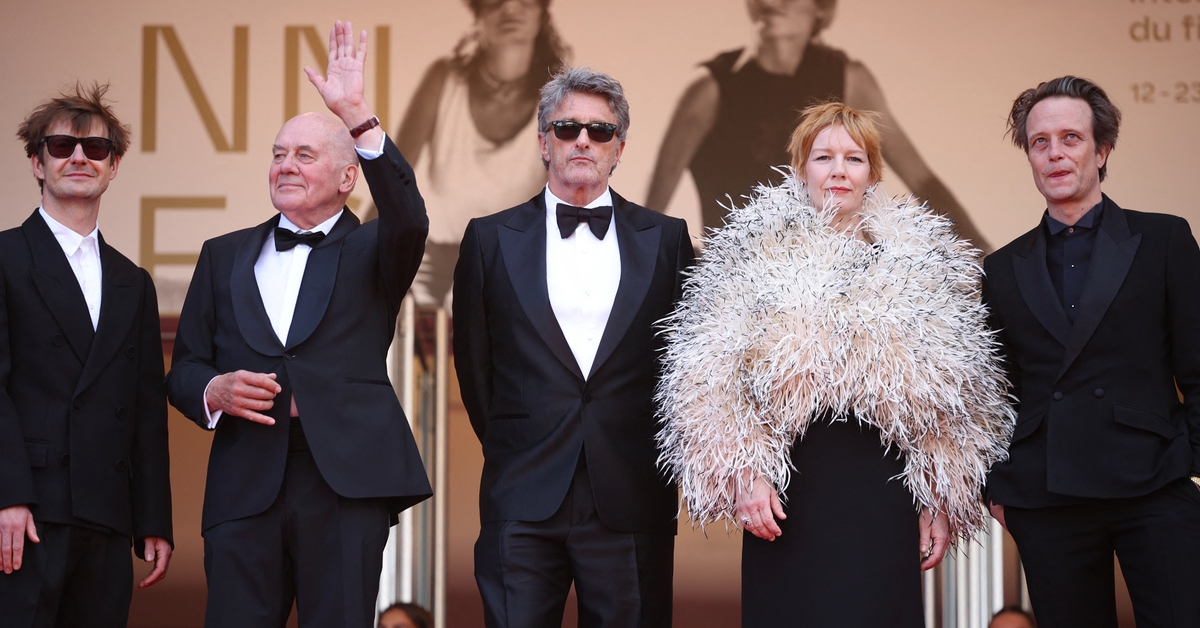 Fatherland nhận pháo tay 5 phút ở Cannes, Sandra Hüller kỳ vọng 'làm nên chuyện'