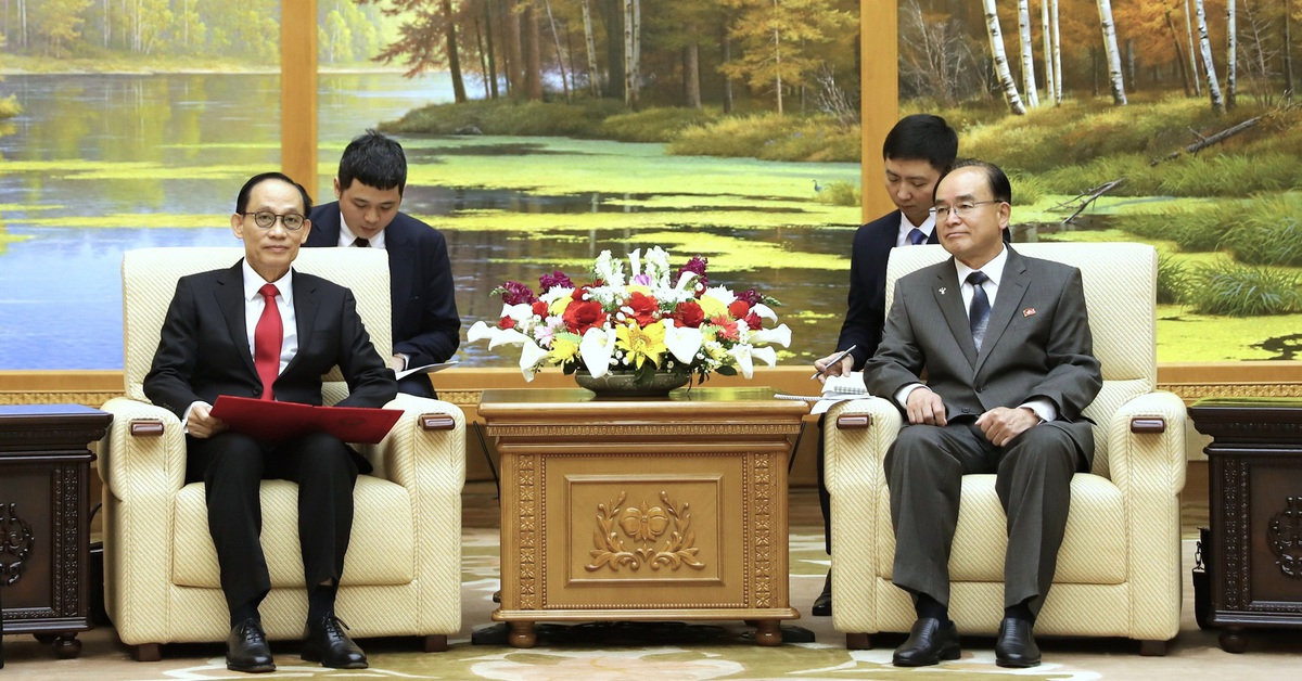 Ông Lê Hoài Trung chuyển thông điệp của Tổng Bí thư, Chủ tịch nước Tô Lâm đến ông Kim Jong Un